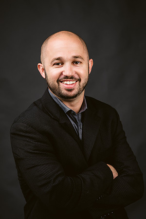Chris_Headshot_2017_31